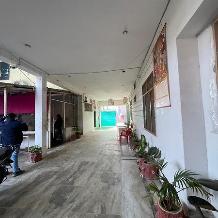 Shree Krishna Garden Hotel Jhusi Exterior photo