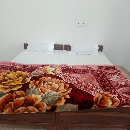 Shree Krishna Garden Hotel Jhusi Exterior photo