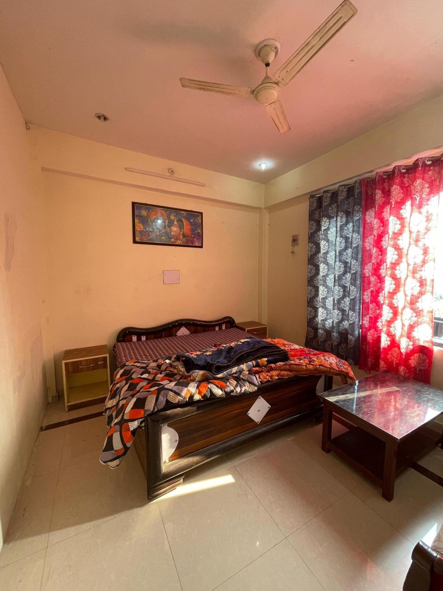 Shree Krishna Garden Hotel Jhusi Exterior photo
