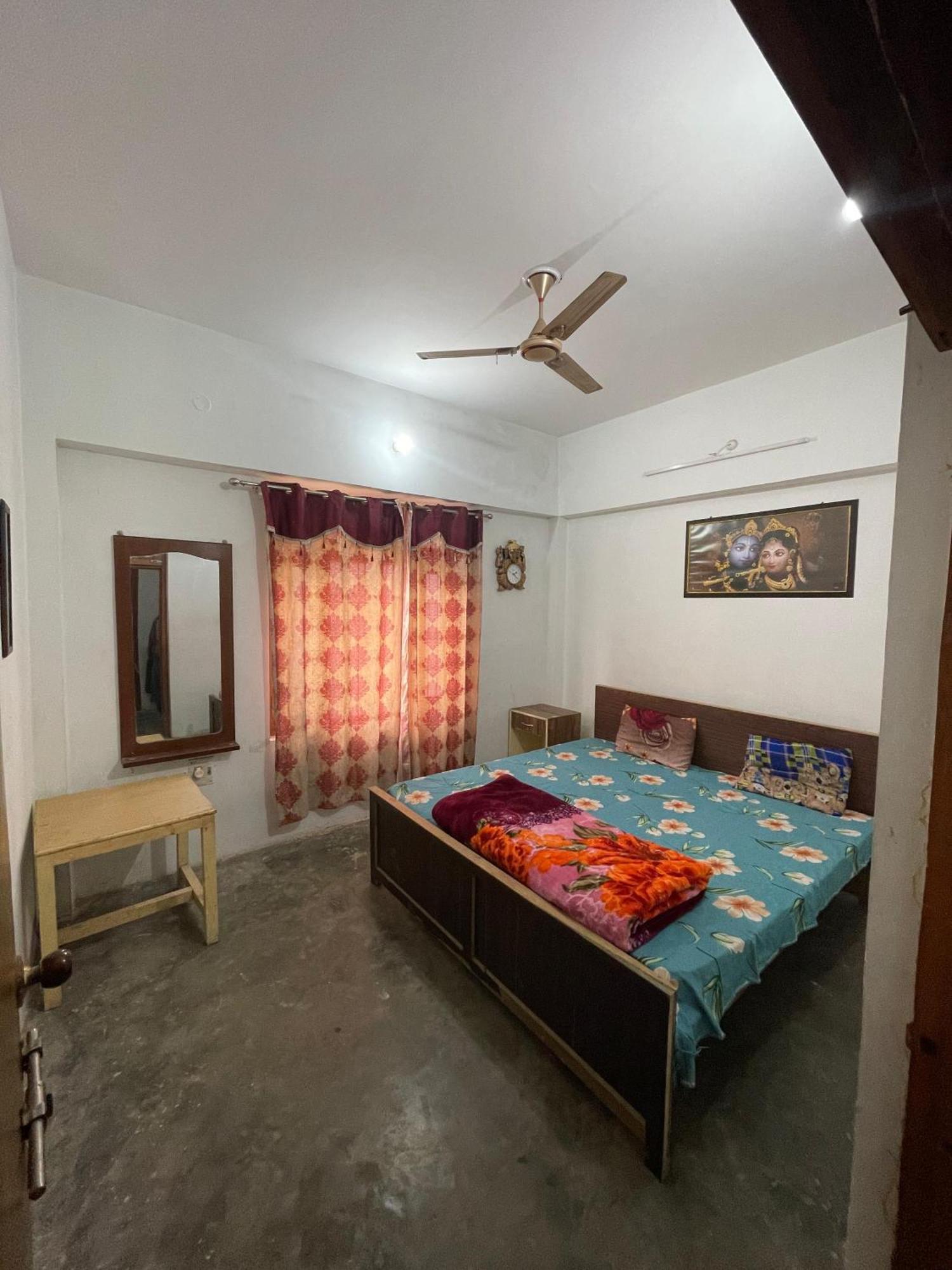 Shree Krishna Garden Hotel Jhusi Exterior photo