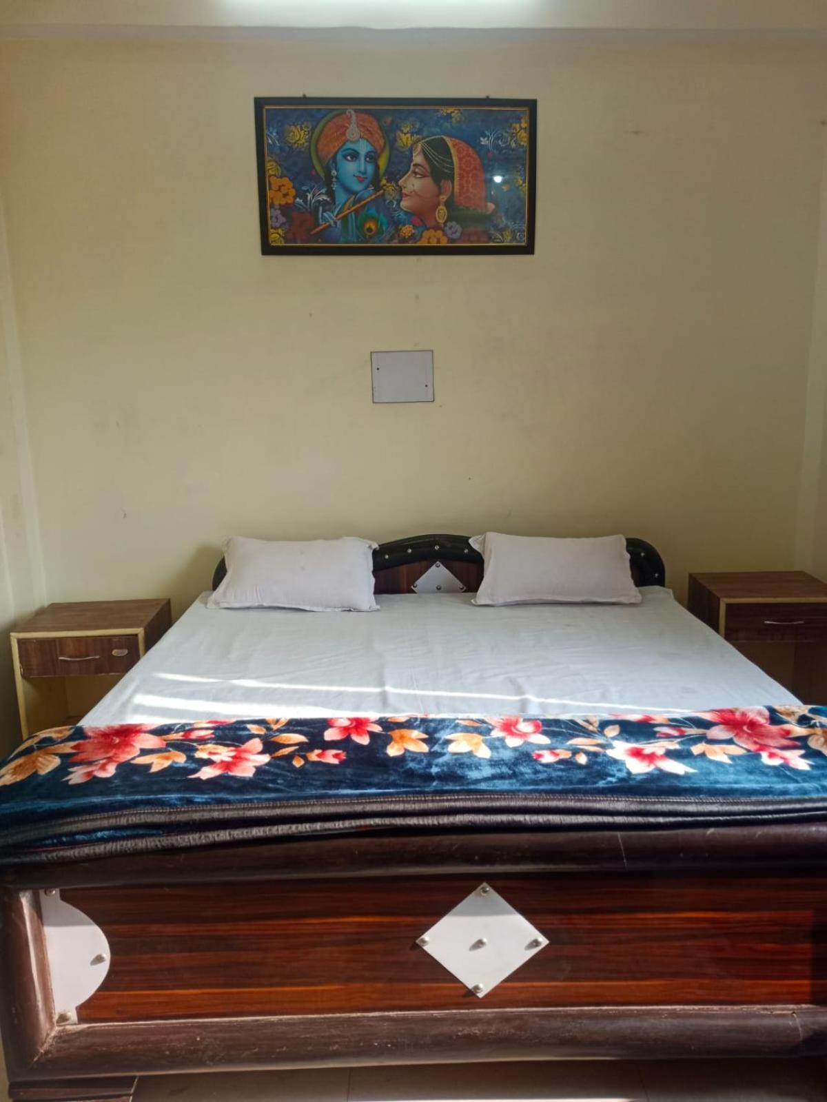Shree Krishna Garden Hotel Jhusi Exterior photo