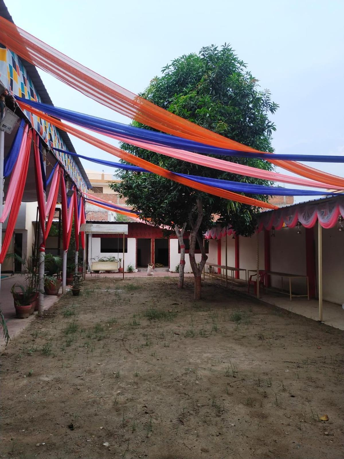 Shree Krishna Garden Hotel Jhusi Exterior photo