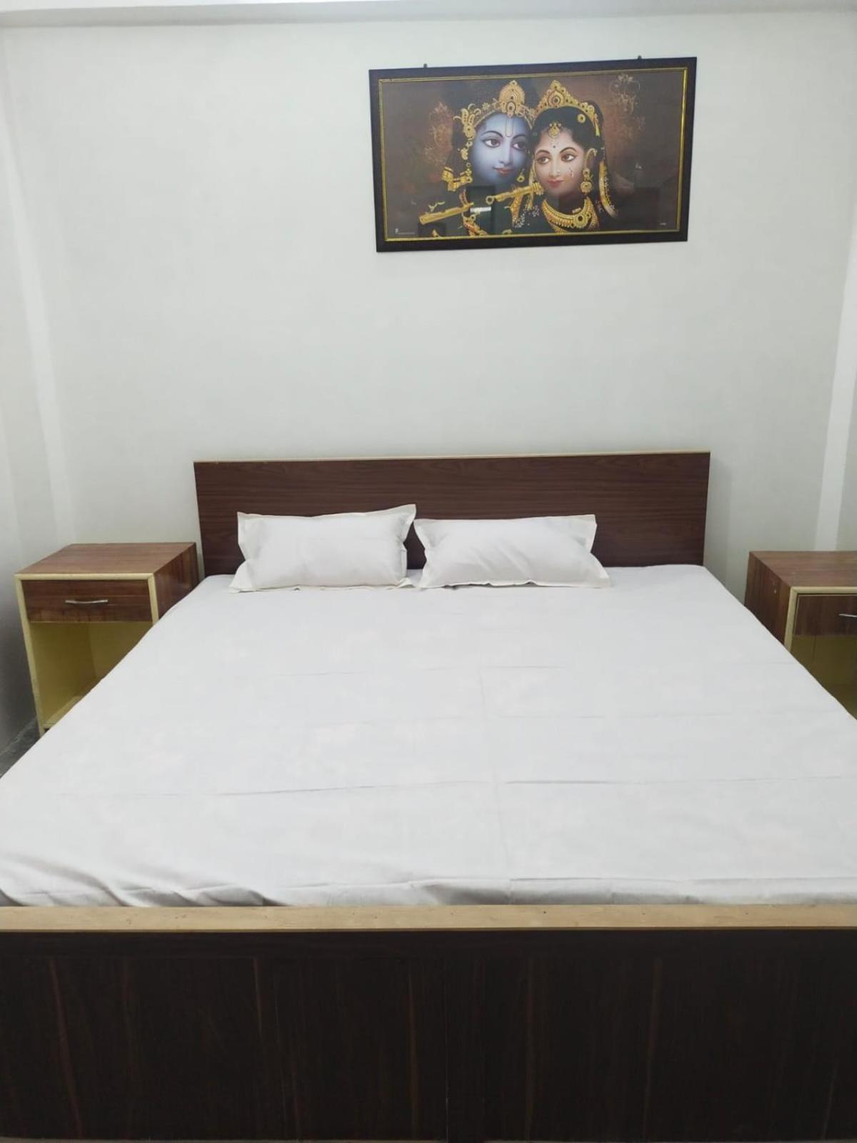 Shree Krishna Garden Hotel Jhusi Exterior photo
